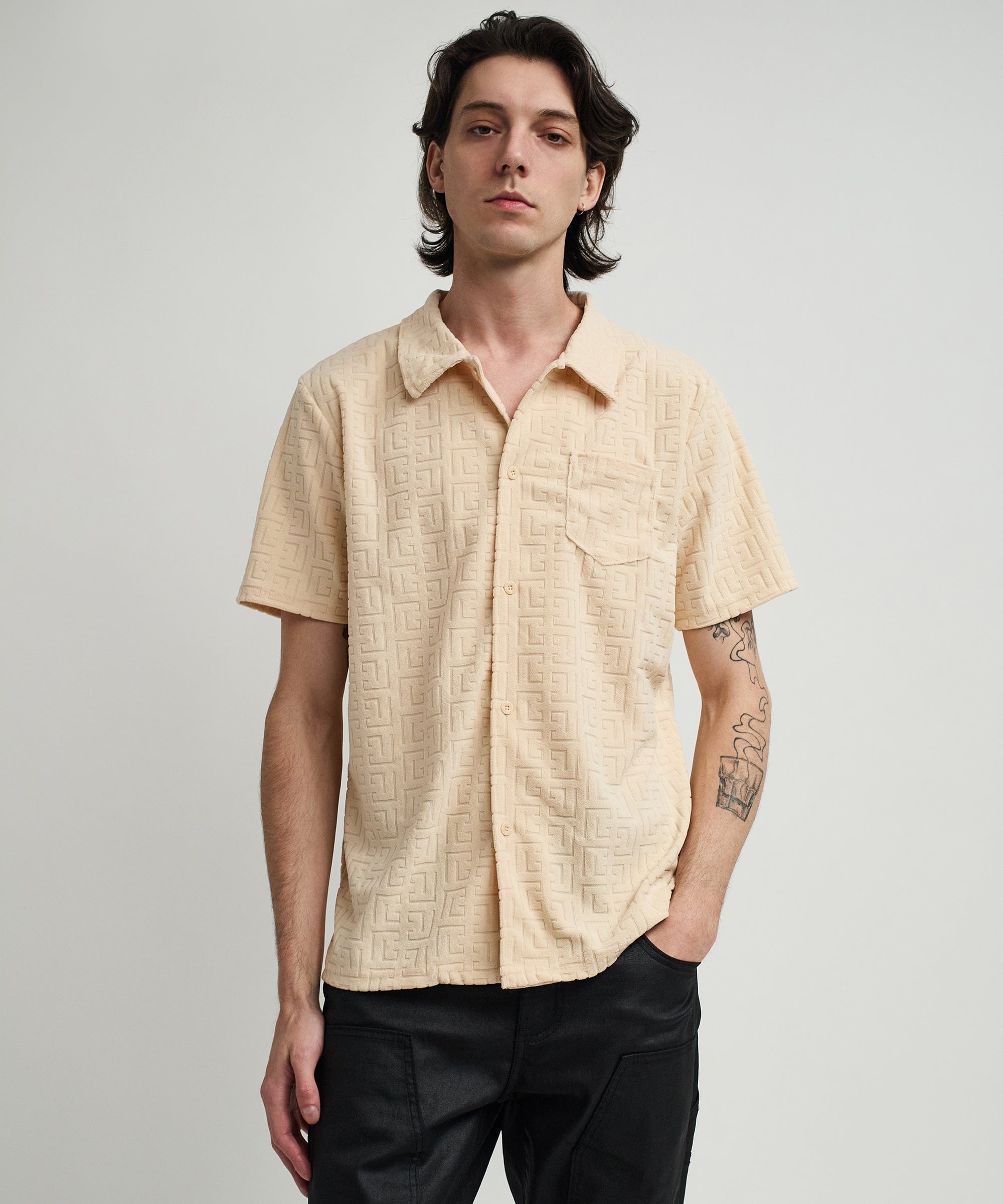Towel Short Sleeve Embossed Pattern Button Down Shirt - Khaki